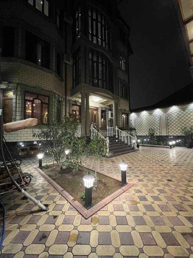 Hotel Sharq Dusjanbe Exteriör bild