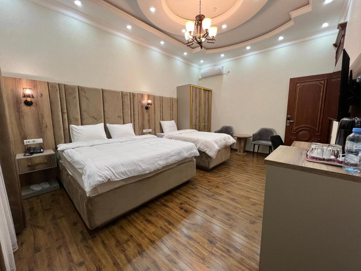 Hotel Sharq Dusjanbe Exteriör bild