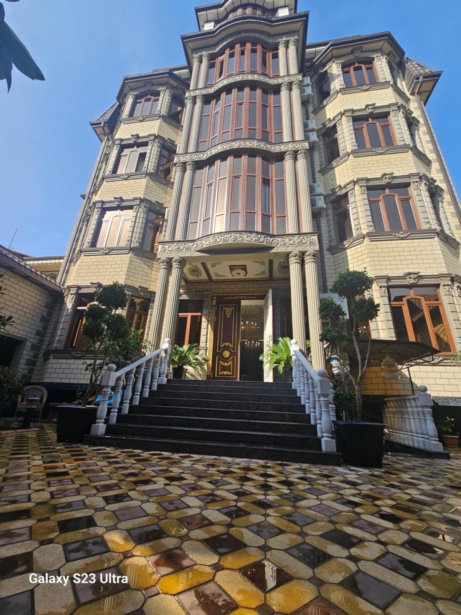 Hotel Sharq Dusjanbe Exteriör bild