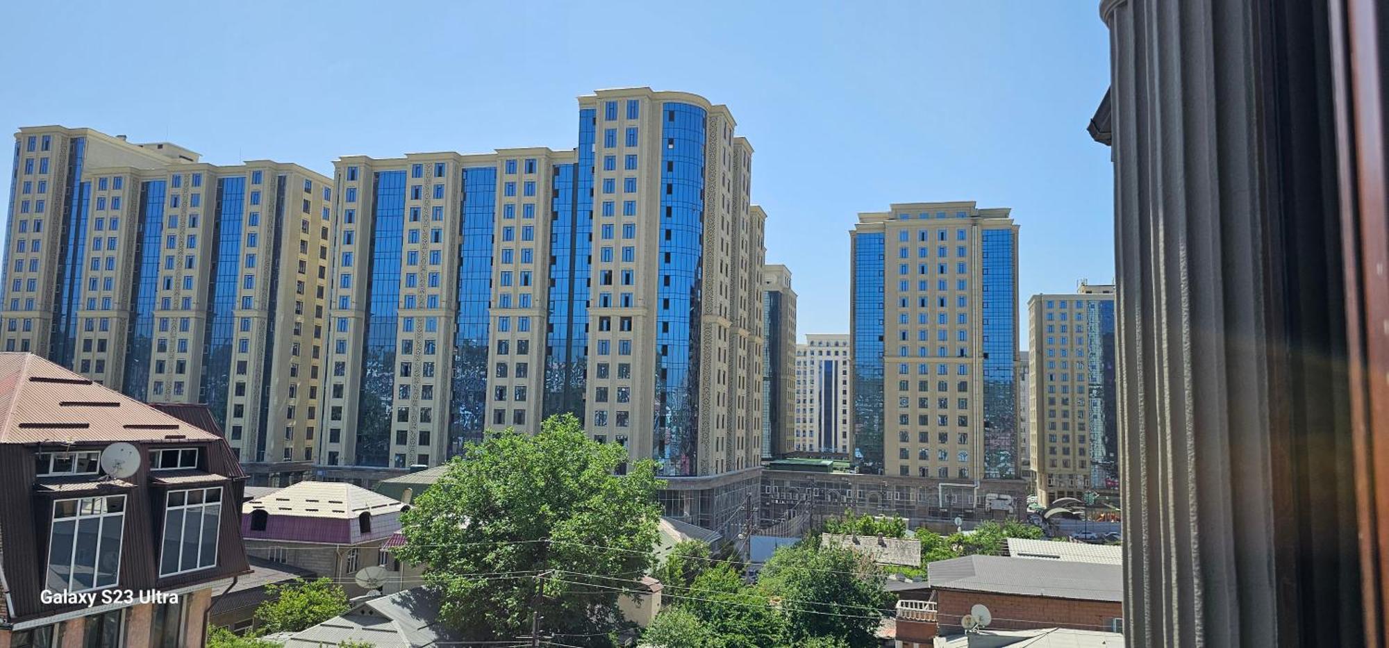 Hotel Sharq Dusjanbe Exteriör bild